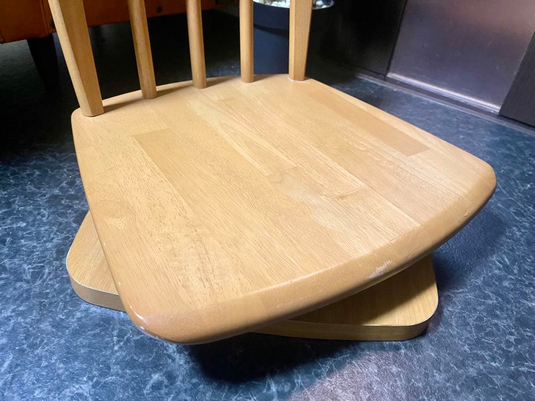 珍しい！　コクヨ KOKUYO 木製 回転式 座椅子 廃盤品