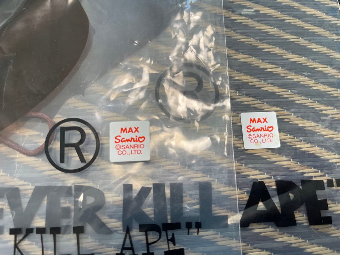 A BATHING APE × SANRIO ジッパー袋 大1枚 小5枚