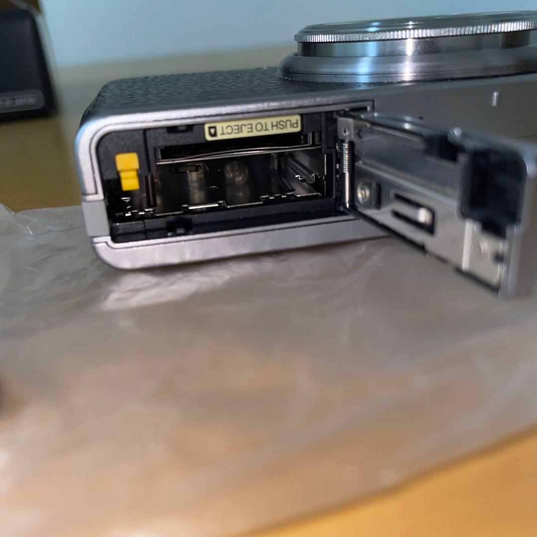 美品 FUJIFILM XF1 ブラック コンパクトデジタルカメラ