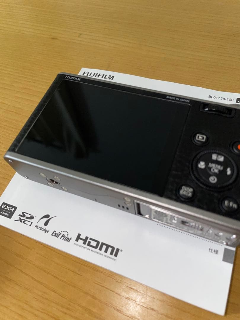 美品 FUJIFILM XF1 ブラック コンパクトデジタルカメラ