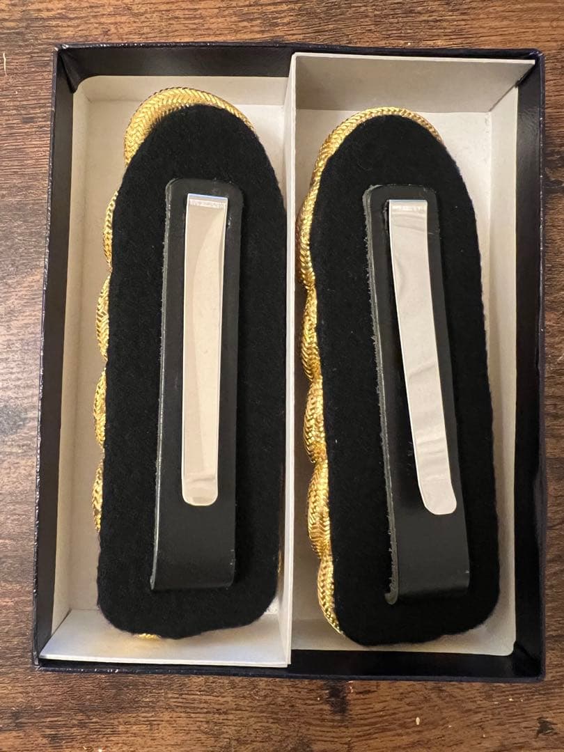 自衛隊　礼装用肩章（階級章）　1等陸尉