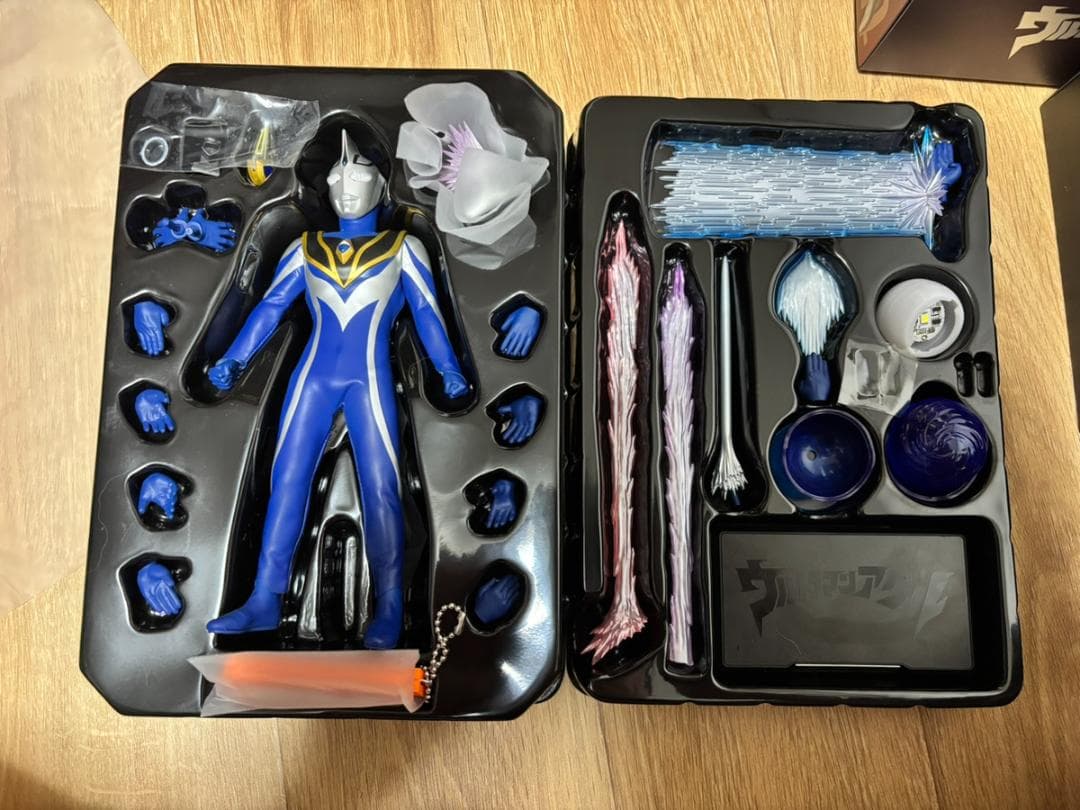 alphamax ウルトラマンアグル V2 絶動究体 発光 エフェクト付 美品