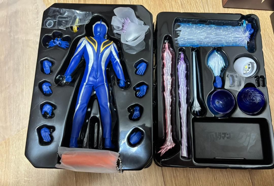 alphamax ウルトラマンアグル V2 絶動究体 発光 エフェクト付 美品