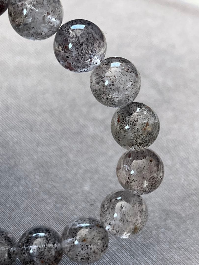 天然石ブレスレット☆ブラックマイカインクォーツ１０ｍｍ☆小さな虹入りでかっこいい