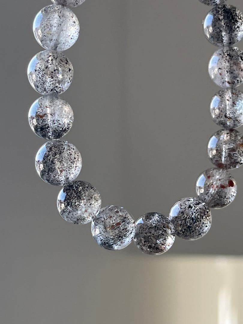 天然石ブレスレット☆ブラックマイカインクォーツ１０ｍｍ☆小さな虹入りでかっこいい