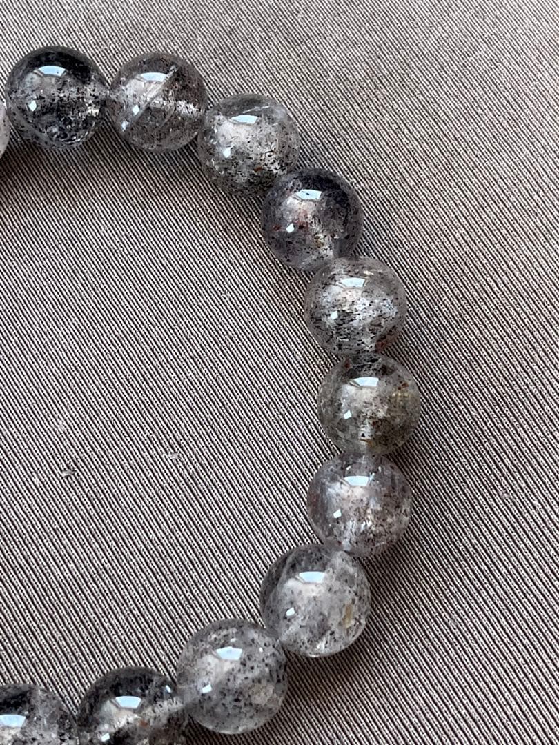 天然石ブレスレット☆ブラックマイカインクォーツ１０ｍｍ☆小さな虹入りでかっこいい