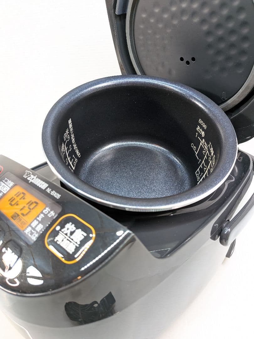 P664 象印 炊飯器 NL-BX05 極め炊き 2022年 3合炊き ブラック