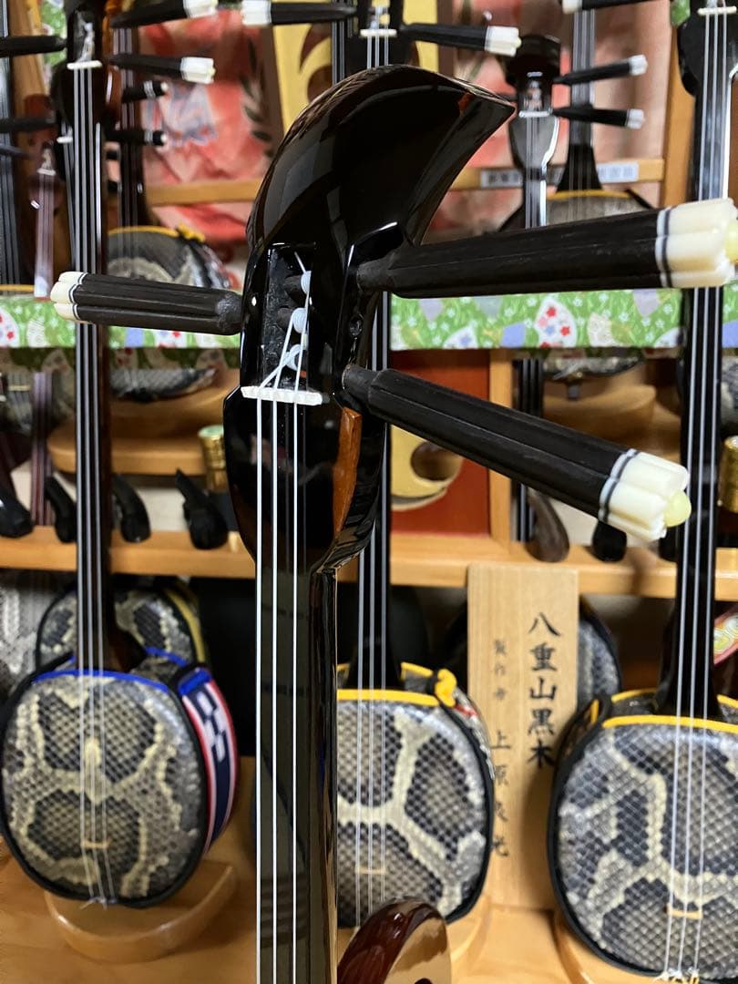 沖縄三線高級八重山黒木ウズラ➖家宝級与那城型本皮一枚張りスンチ塗り期間限定出品