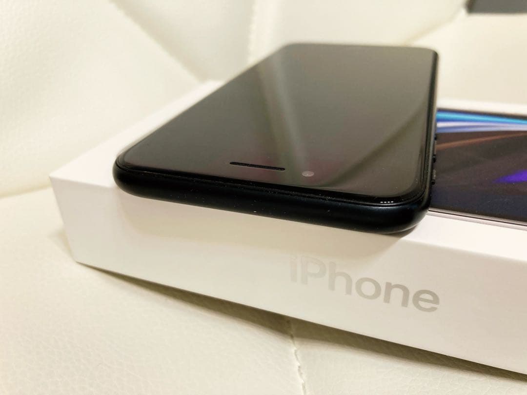 iPhone se 2世代 ブラック64GB SIMフリー