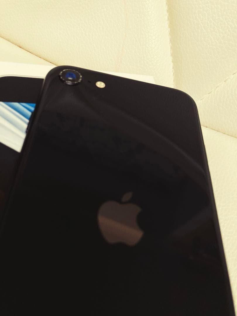 iPhone se 2世代 ブラック64GB SIMフリー