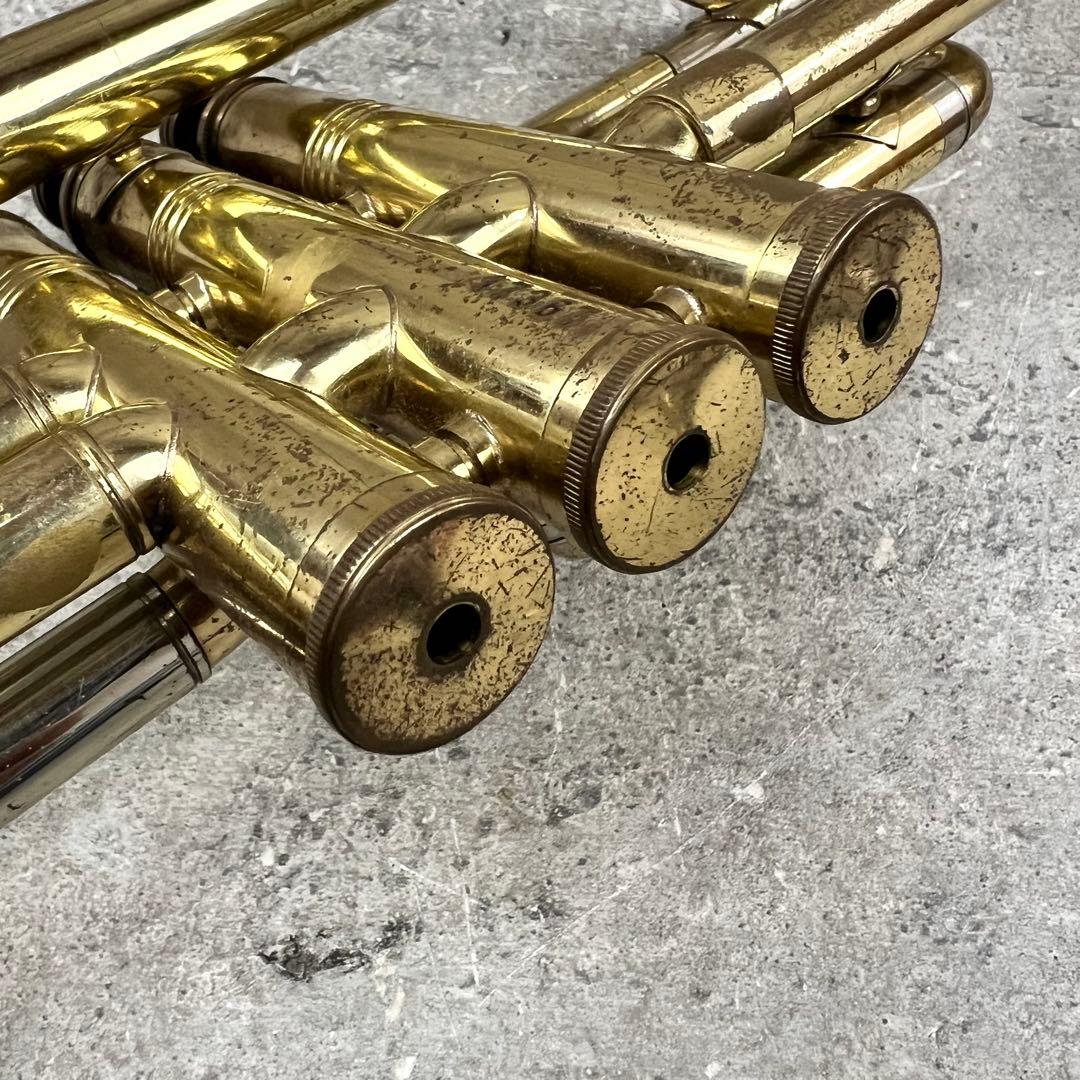 HUTTL トランペット ドイツ製 管楽器 ゴールドラッカー マウスピース付き