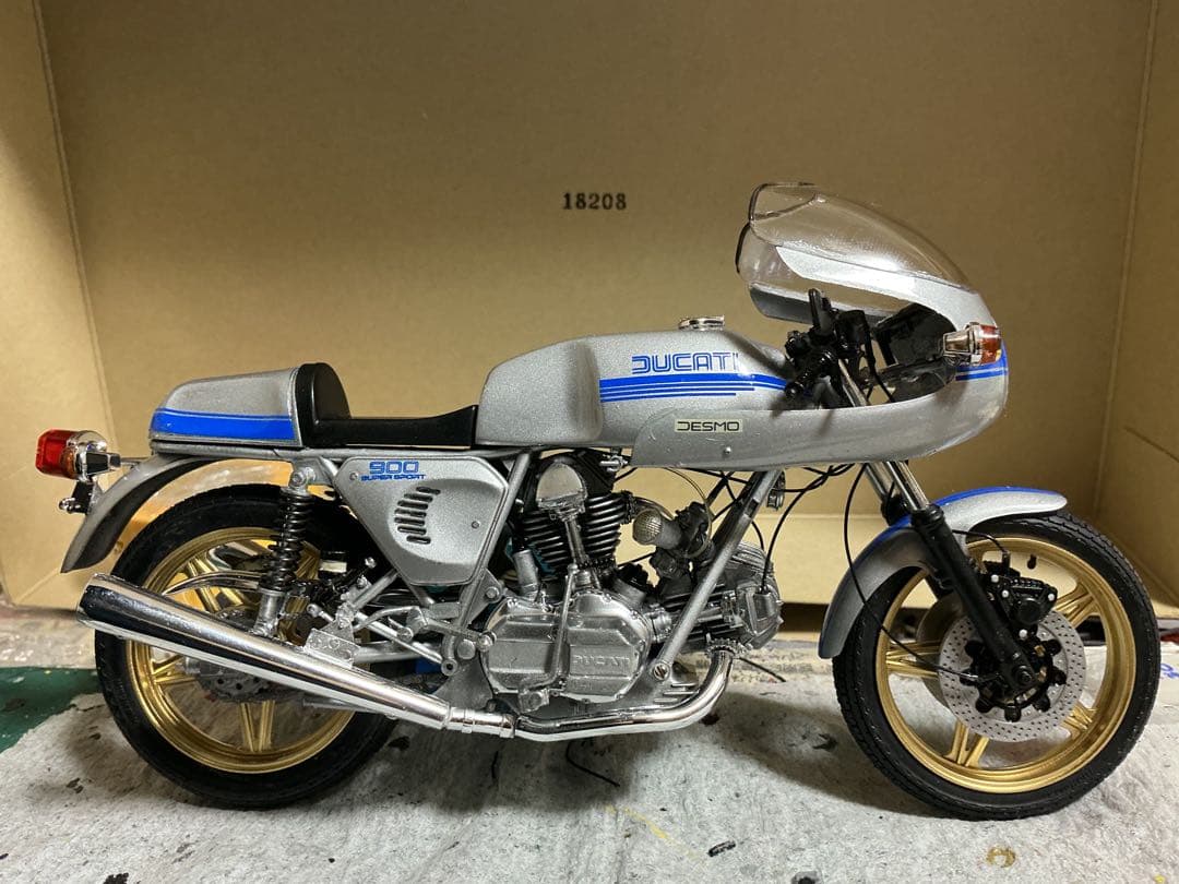プラモデル完成品DUCATI 900SS &マイクヘイルウッドレプリカ2台セット