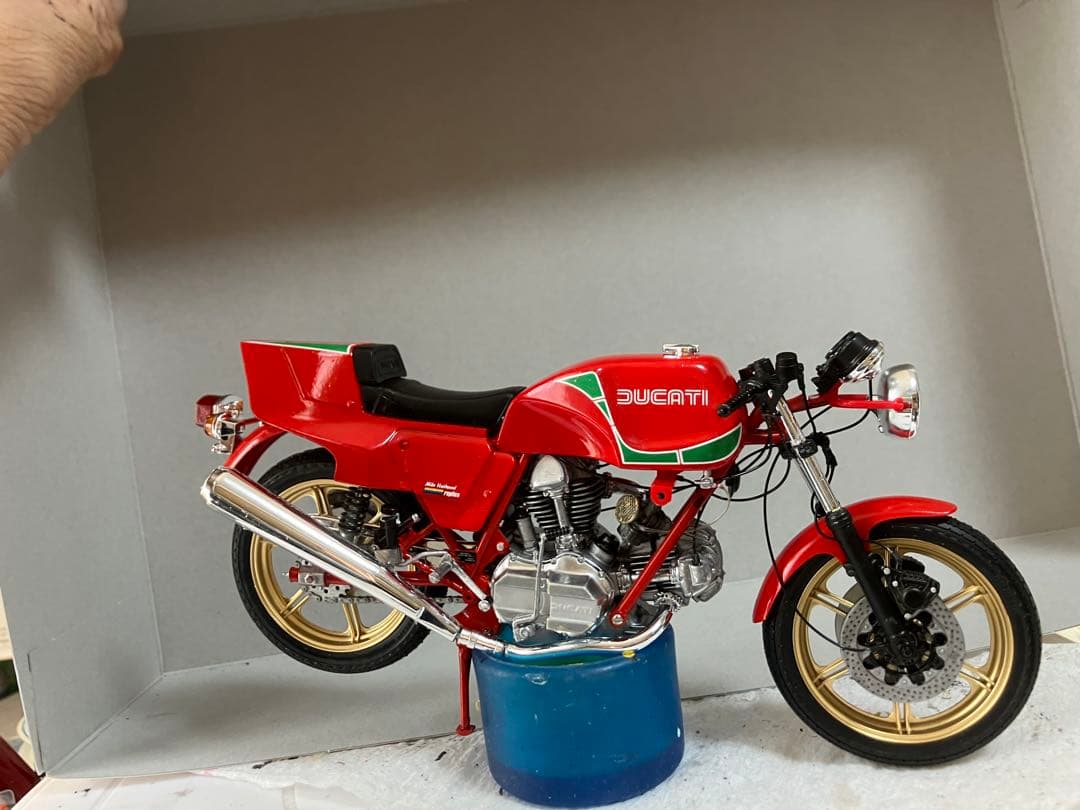 プラモデル完成品DUCATI 900SS &マイクヘイルウッドレプリカ2台セット