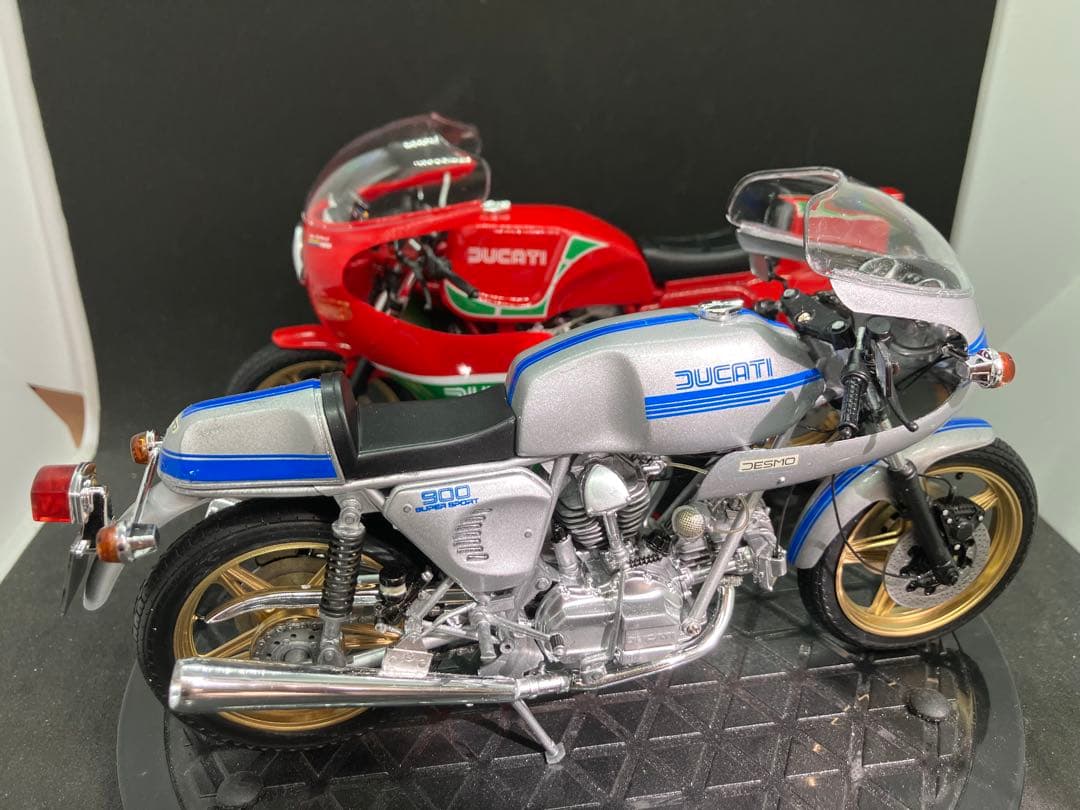 プラモデル完成品DUCATI 900SS &マイクヘイルウッドレプリカ2台セット