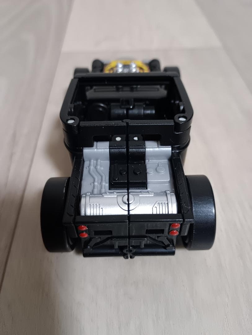 トランスフォーマー　ホットウィール　ｘ　ボーンシェーカー　Bone Shaker