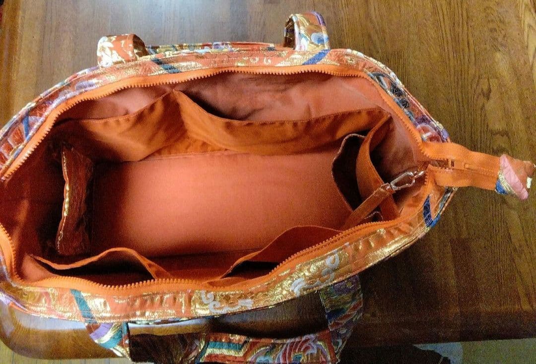 ぴんくすぱいだー様オーダー専用ページ 大型ファスナートートバッグ正絹袋帯リメイク