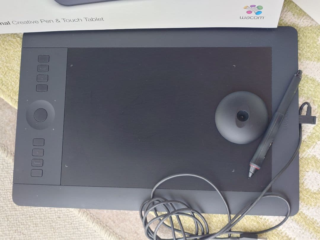 Wacom Intuos Pro ペンタブレット Medium