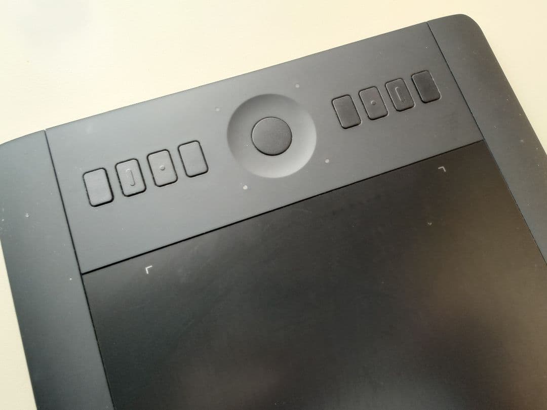 Wacom Intuos Pro ペンタブレット Medium