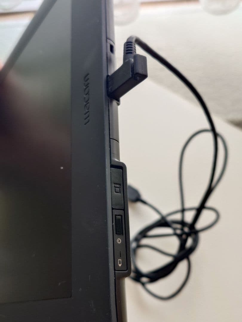 Wacom Intuos Pro ペンタブレット Medium