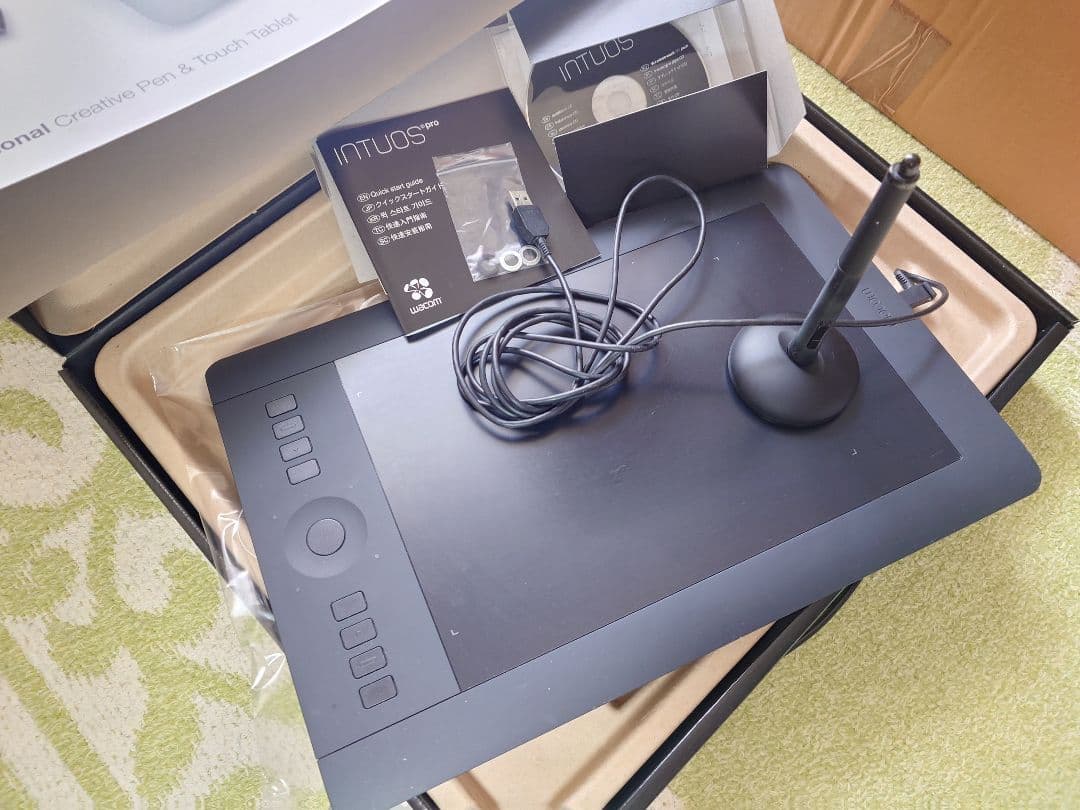 Wacom Intuos Pro ペンタブレット Medium