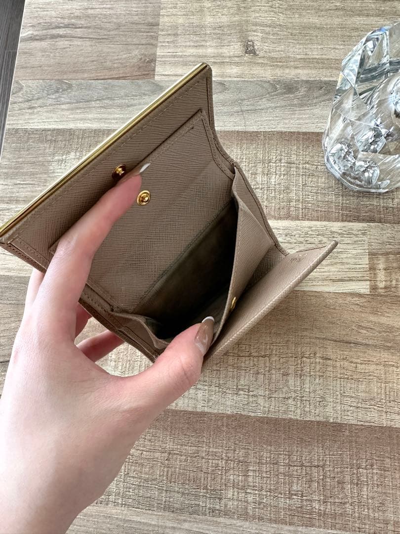 PRADA サフィアーノレザー 財布 カメオ 1MH840