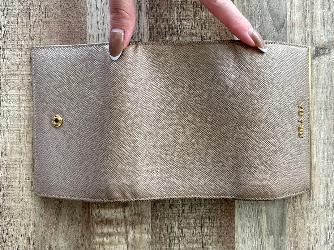 PRADA サフィアーノレザー 財布 カメオ 1MH840