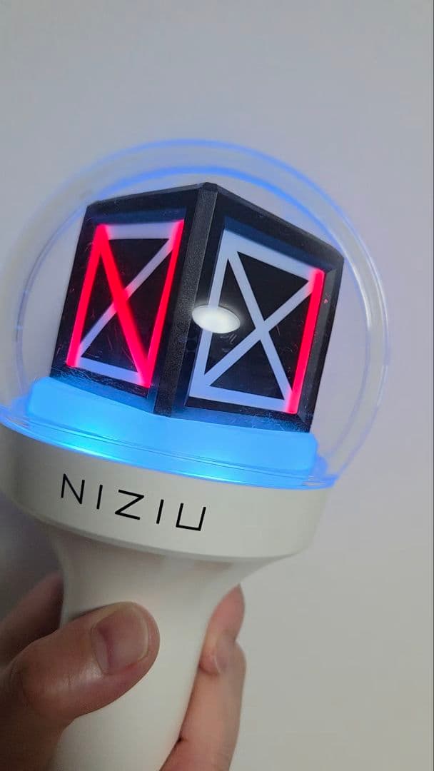 NiziU ペンライト中古