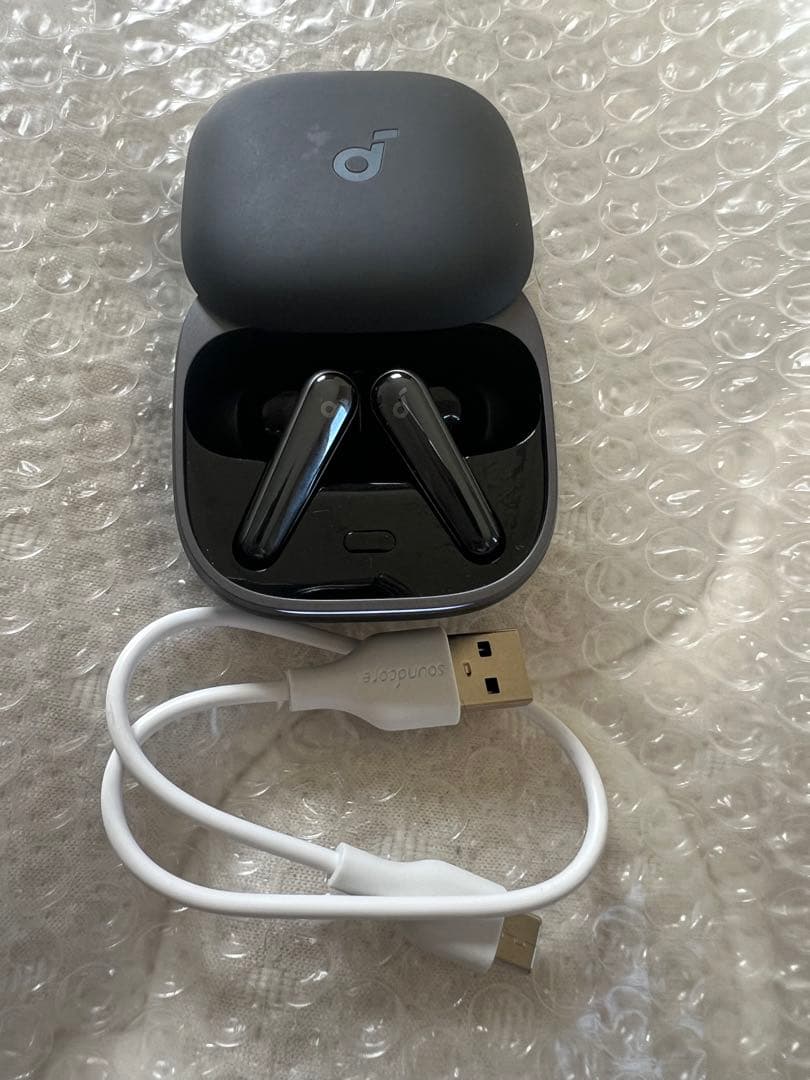 Liberty 5 ワイヤレスイヤホン 充電ケース付き