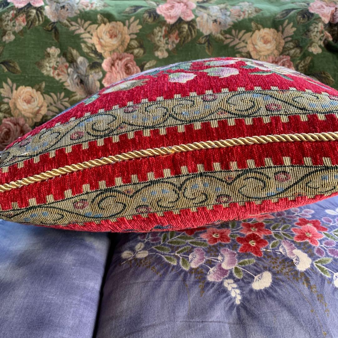 花柄クッション 3つセット バラ フラワー 赤 大きめ