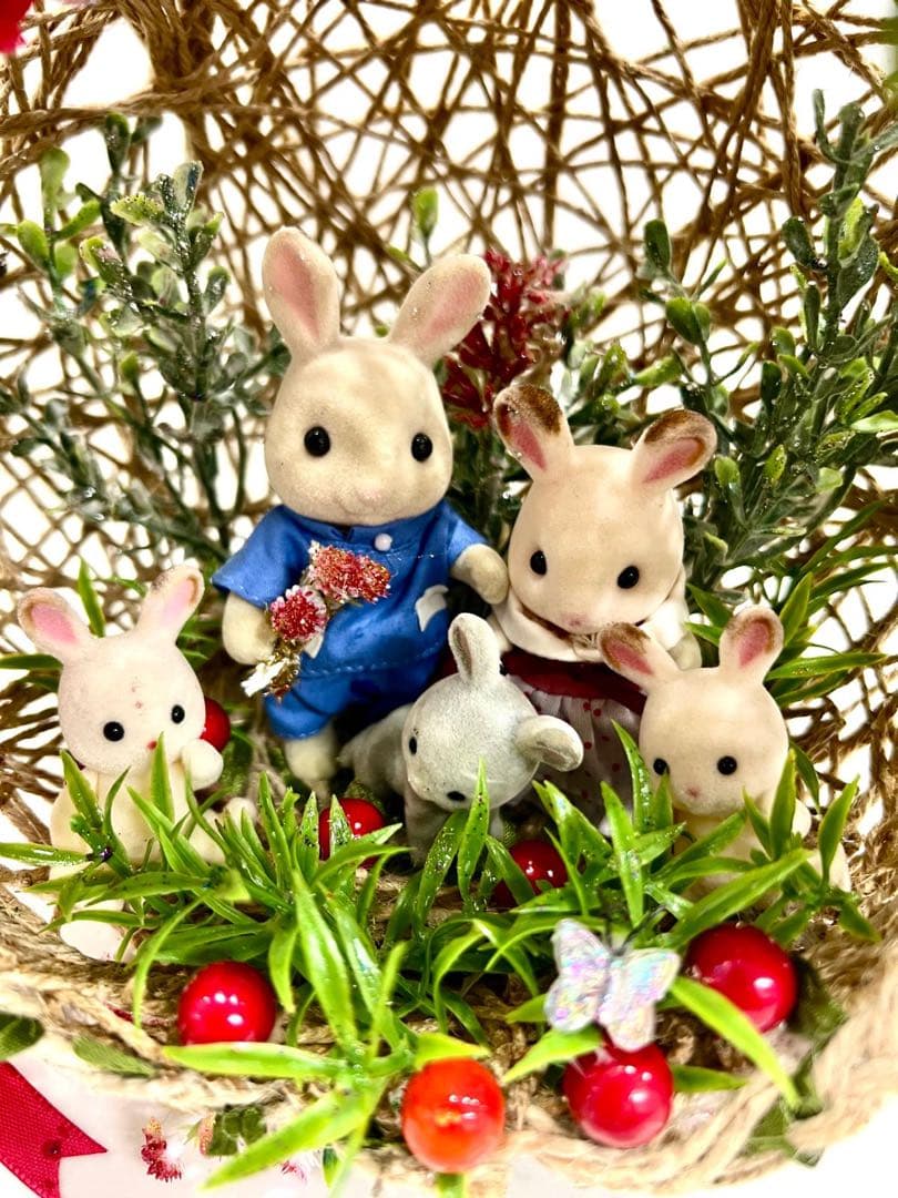 ウサギのフィギュア付きイースターバスケットリース