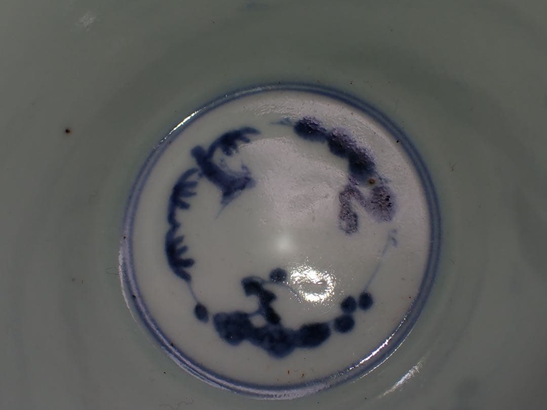 【完品】 古伊万里 <蓮華鱗に隠れ哀の図>そば猪口 蛇の目 大振り(青2-1)