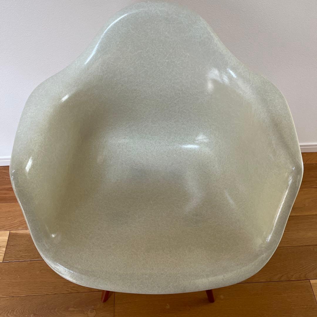 イームズ　アームシェルチェア　モダニカ