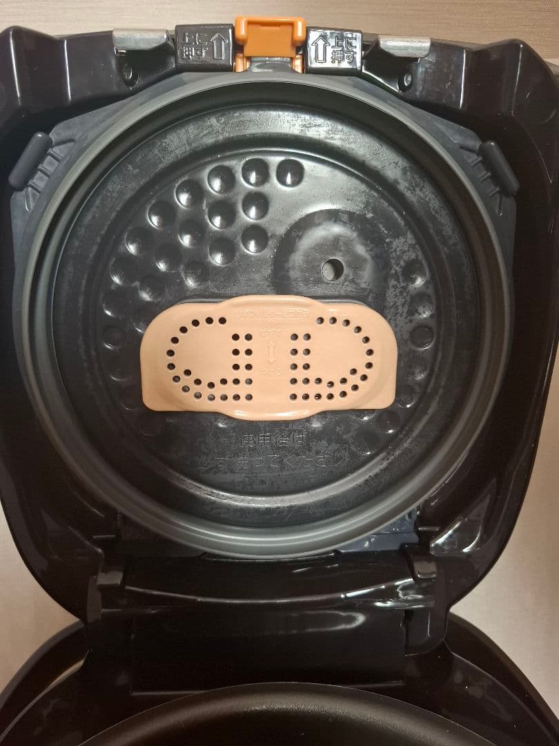 ZOJIRUSHI　炊飯器　 NR-ZU10 黒