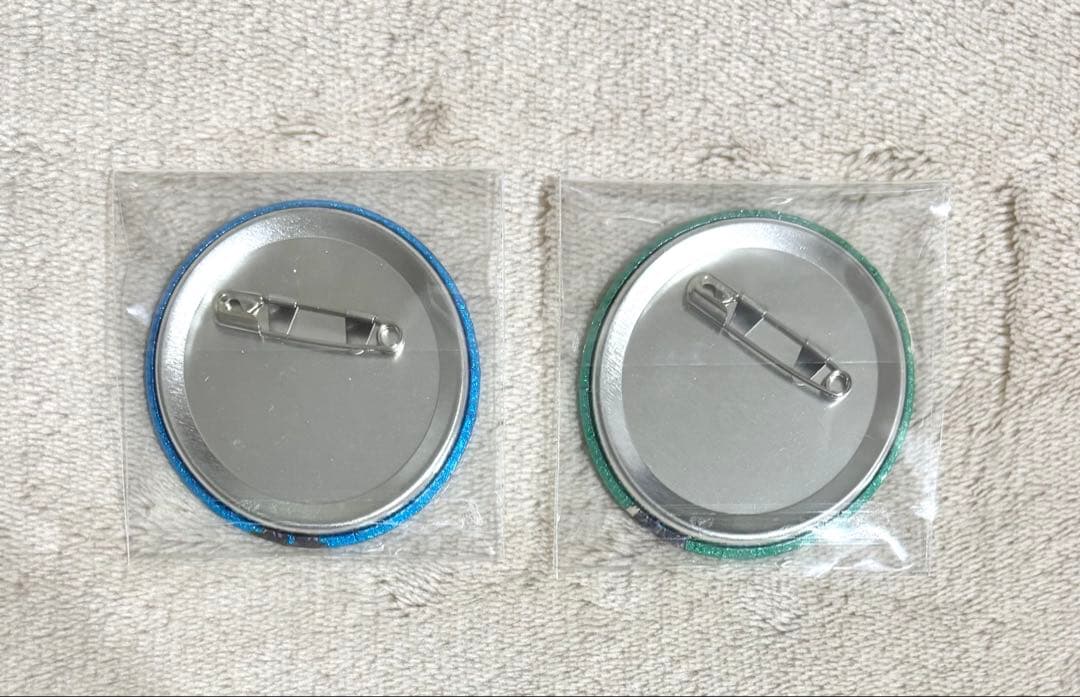 呪術廻戦　五条悟　伏黒恵　缶バッジ　アニメツーリズム　グリッター