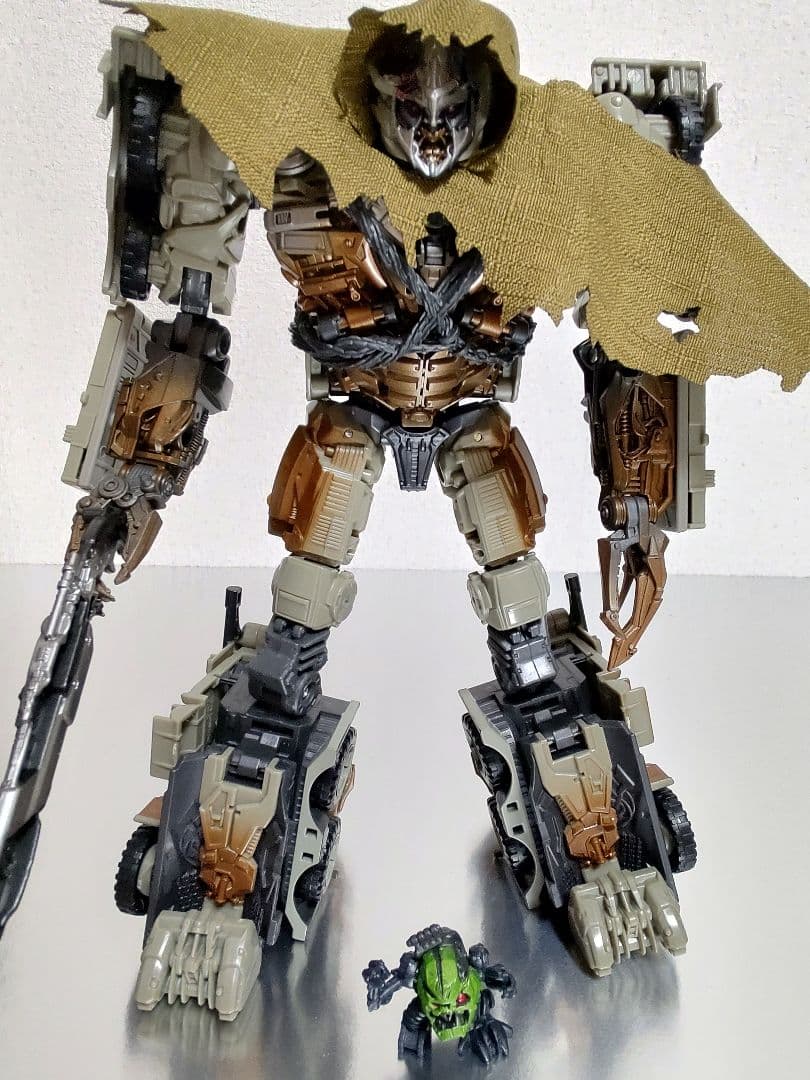 トランスフォーマー　スタジオシリーズ　メガトロン　SS-27