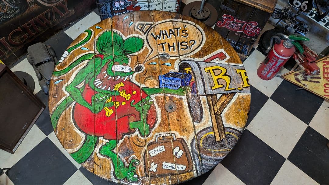 ラットフィンク ガレージテーブル ラウンドテーブル(何コレ!? コーヒーテーブル