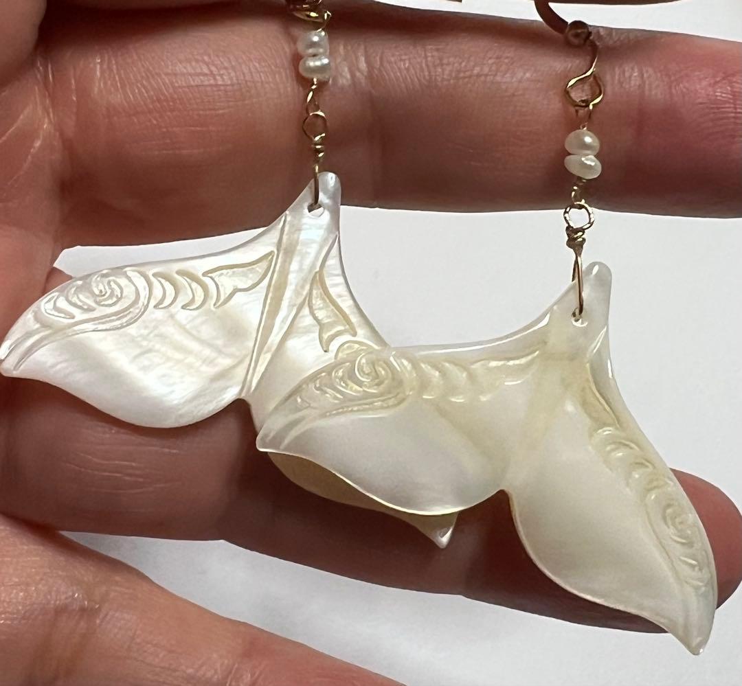 再販予定❤️ホワイトmop ホエールテール　カービング　14kgf ピアス