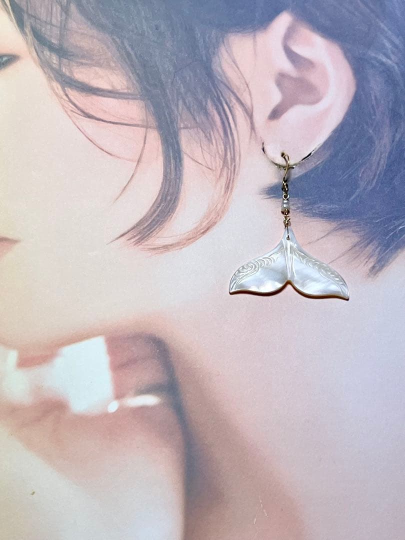 再販予定❤️ホワイトmop ホエールテール　カービング　14kgf ピアス