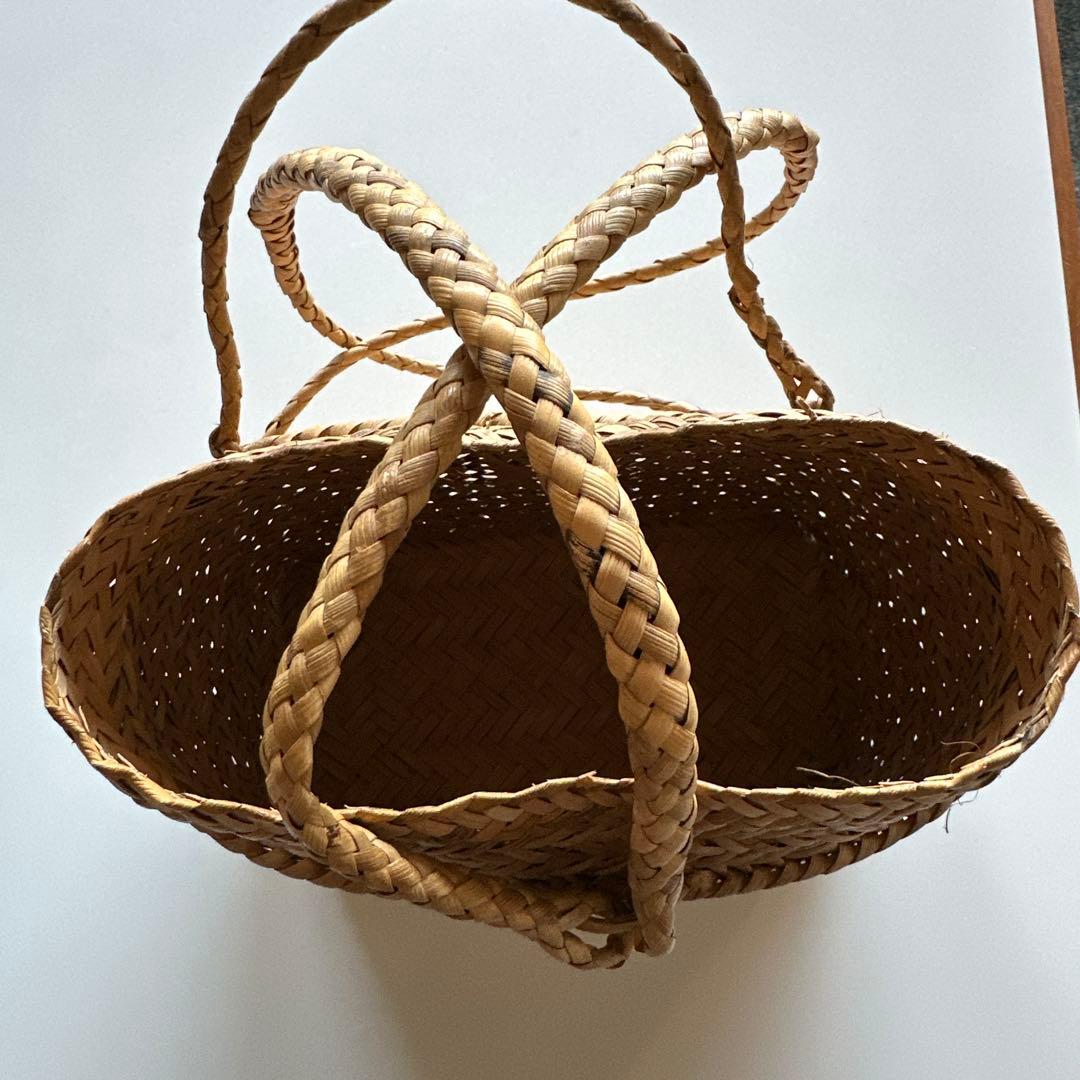 かご　籠　カゴ　背負い籠　リュック　花入れ　小物入れ　バスケット　古道具