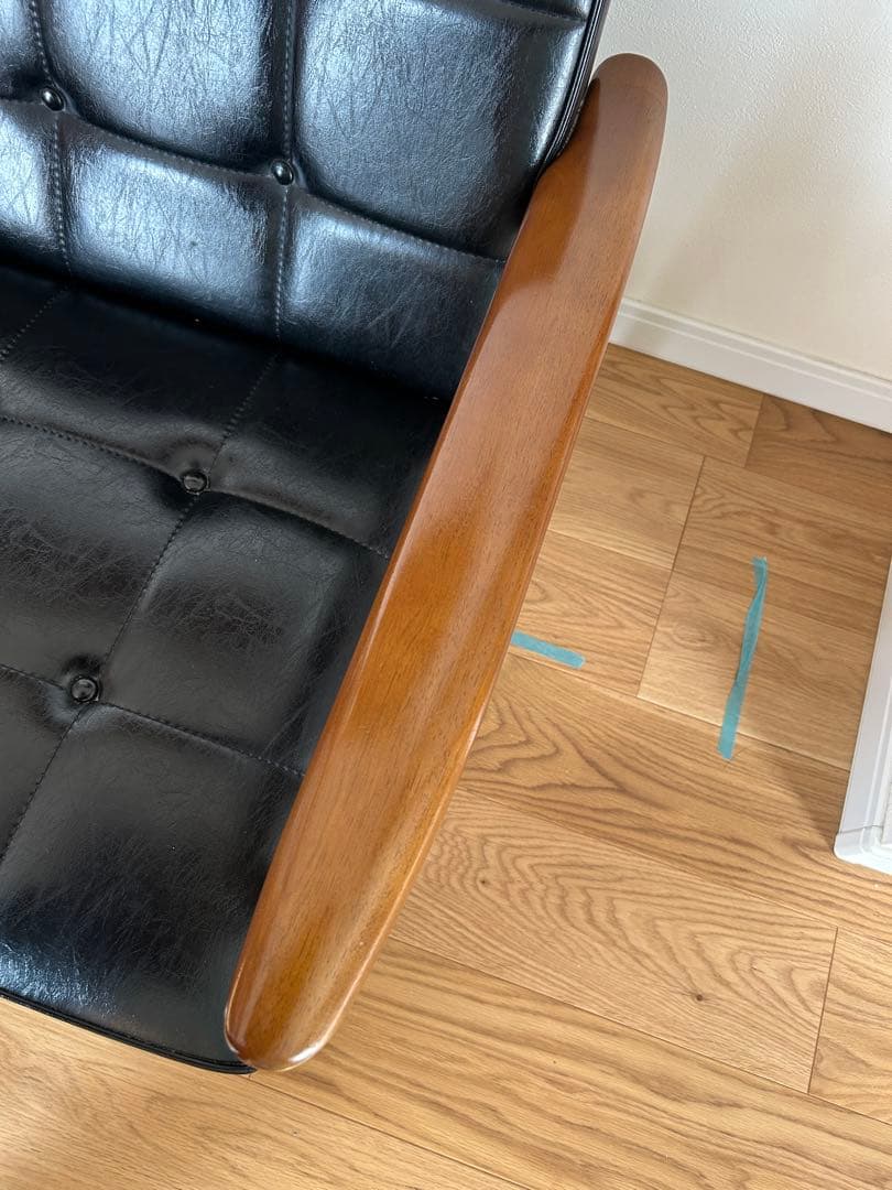 週末限定価格　カリモク60 Ｋチェア　２シーター　スタンダードブラック引取り限定