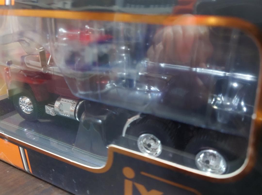 1/43 マック Rシリーズ 1966 メタリックレッド ixo製ダイキャスト製