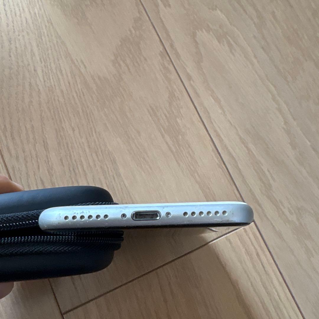 iPhon SE2 第二世代 ホワイト64GB ケース&充電ケーブル付き