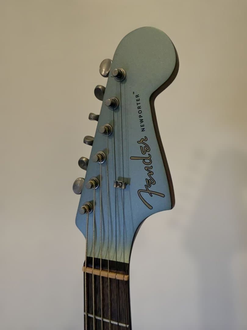 Fender エレアコギター NEWPORTER