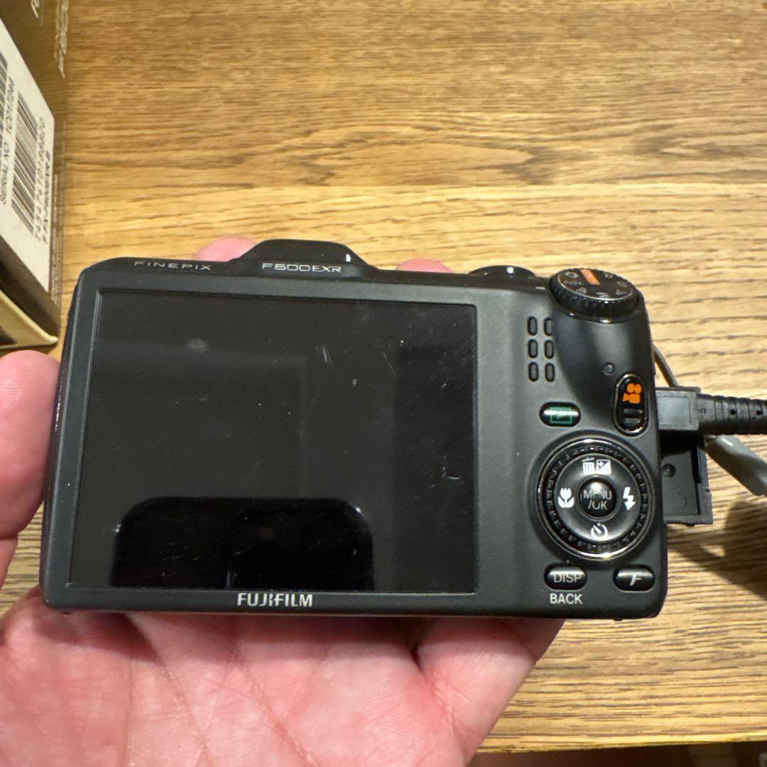デジタルカメラ FUJIFILM finepix F600EXR