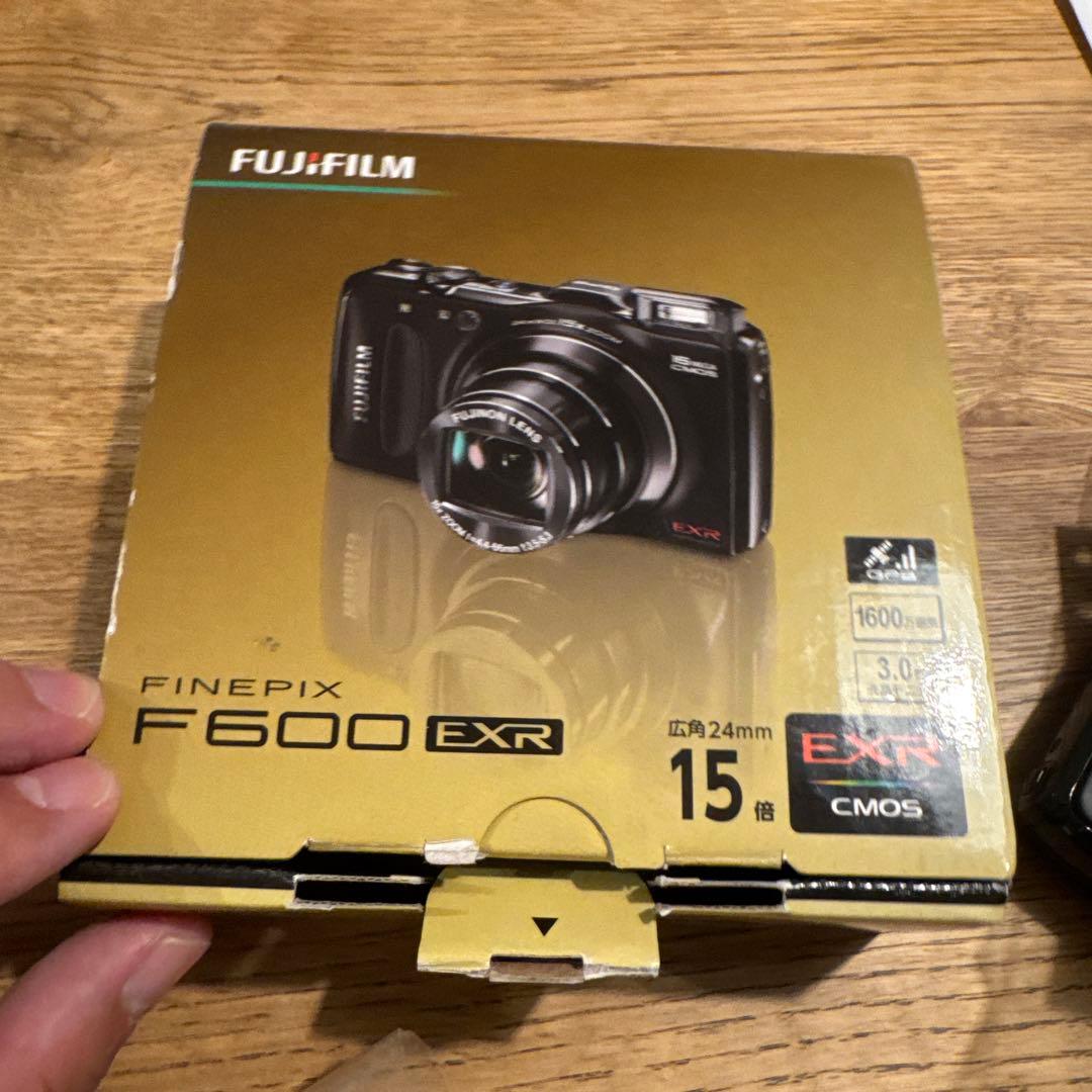 デジタルカメラ FUJIFILM finepix F600EXR