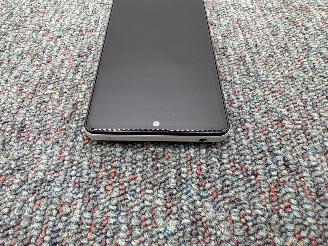 AQUOS sense4　SH-41A　64GB　スマホ　Android　979