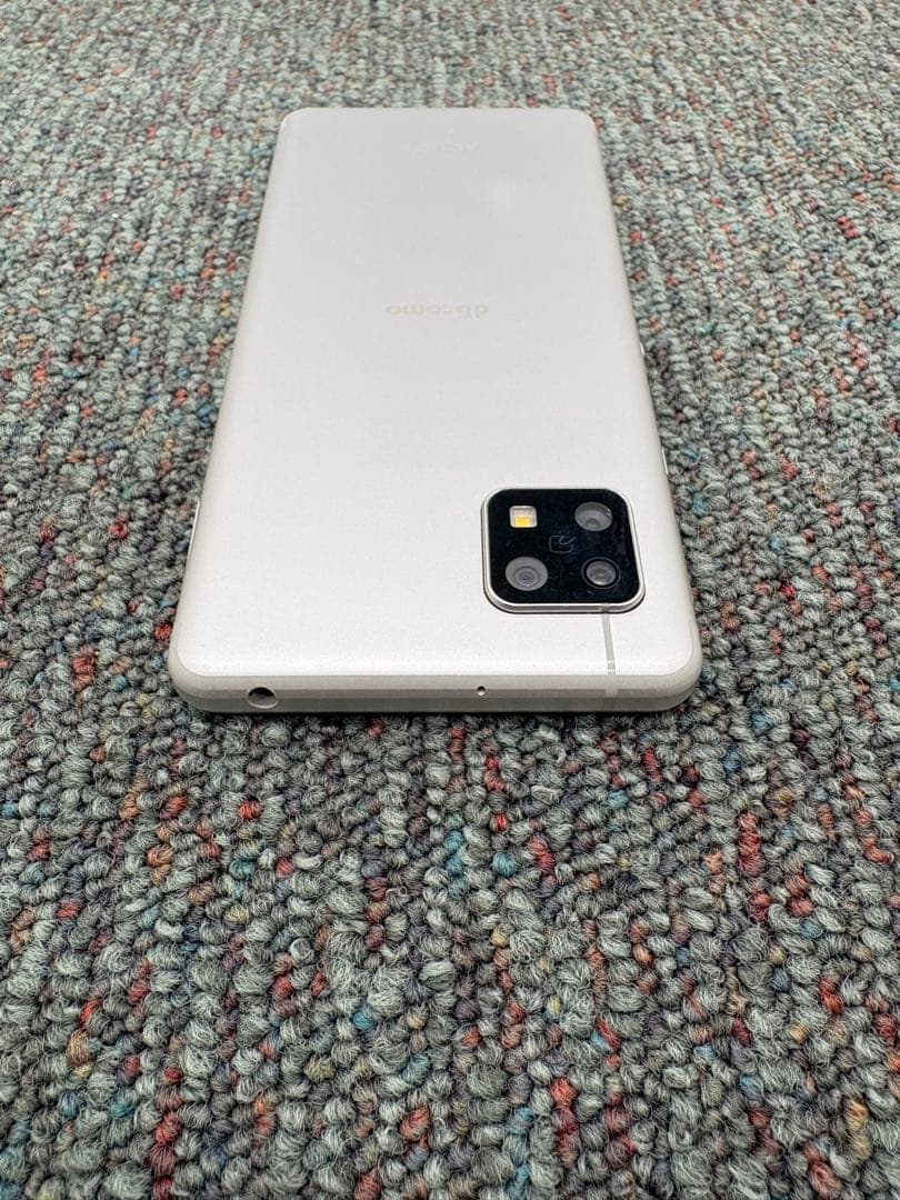 AQUOS sense4　SH-41A　64GB　スマホ　Android　979
