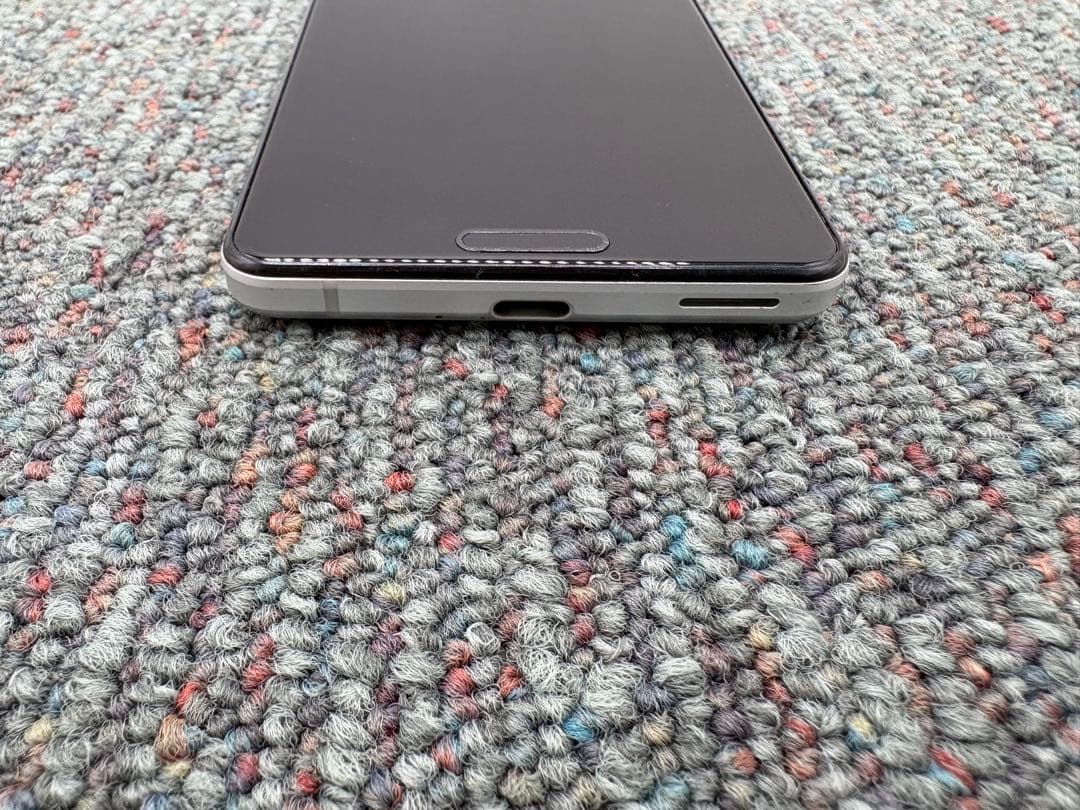 AQUOS sense4　SH-41A　64GB　スマホ　Android　979