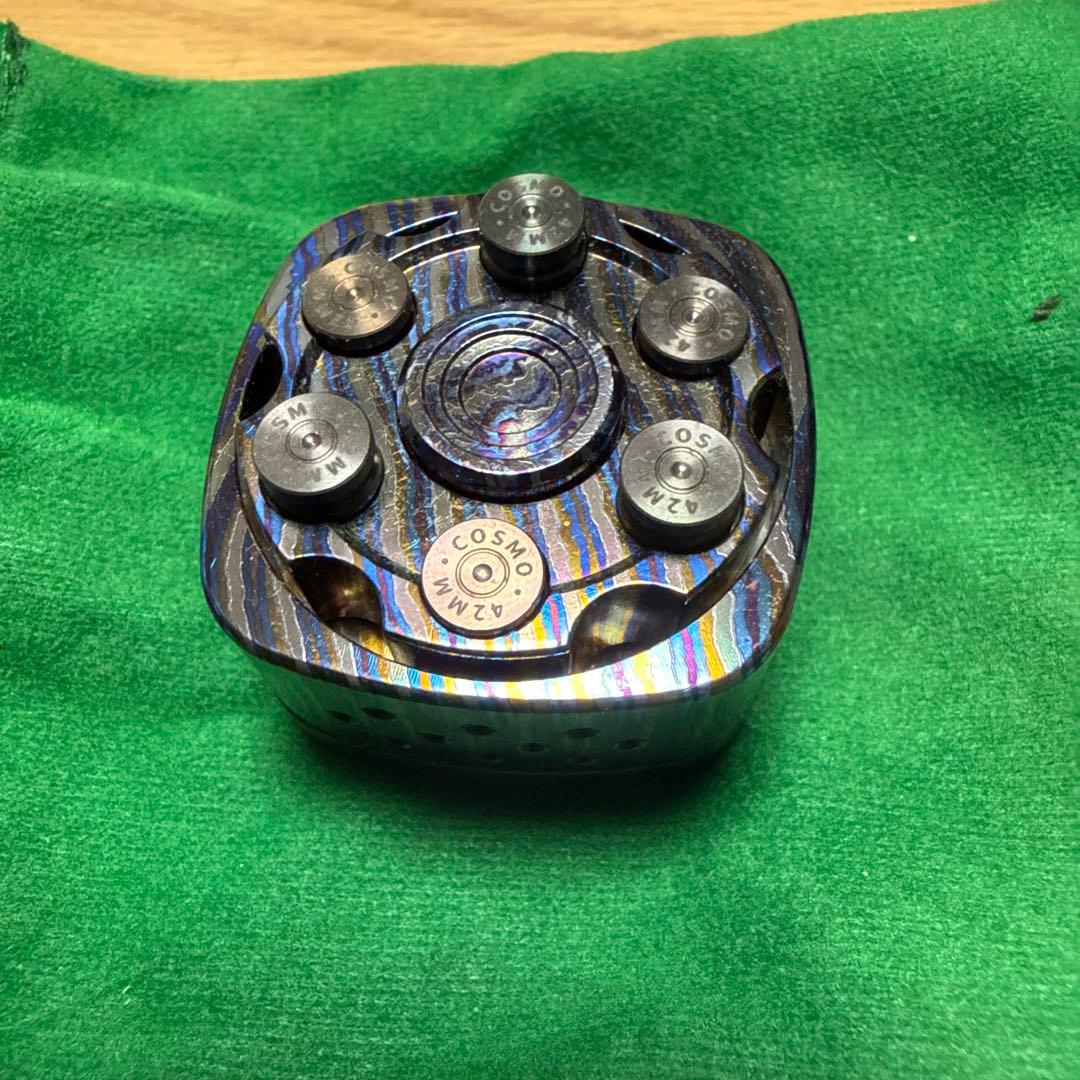 42.COSMO EDC フィジェット