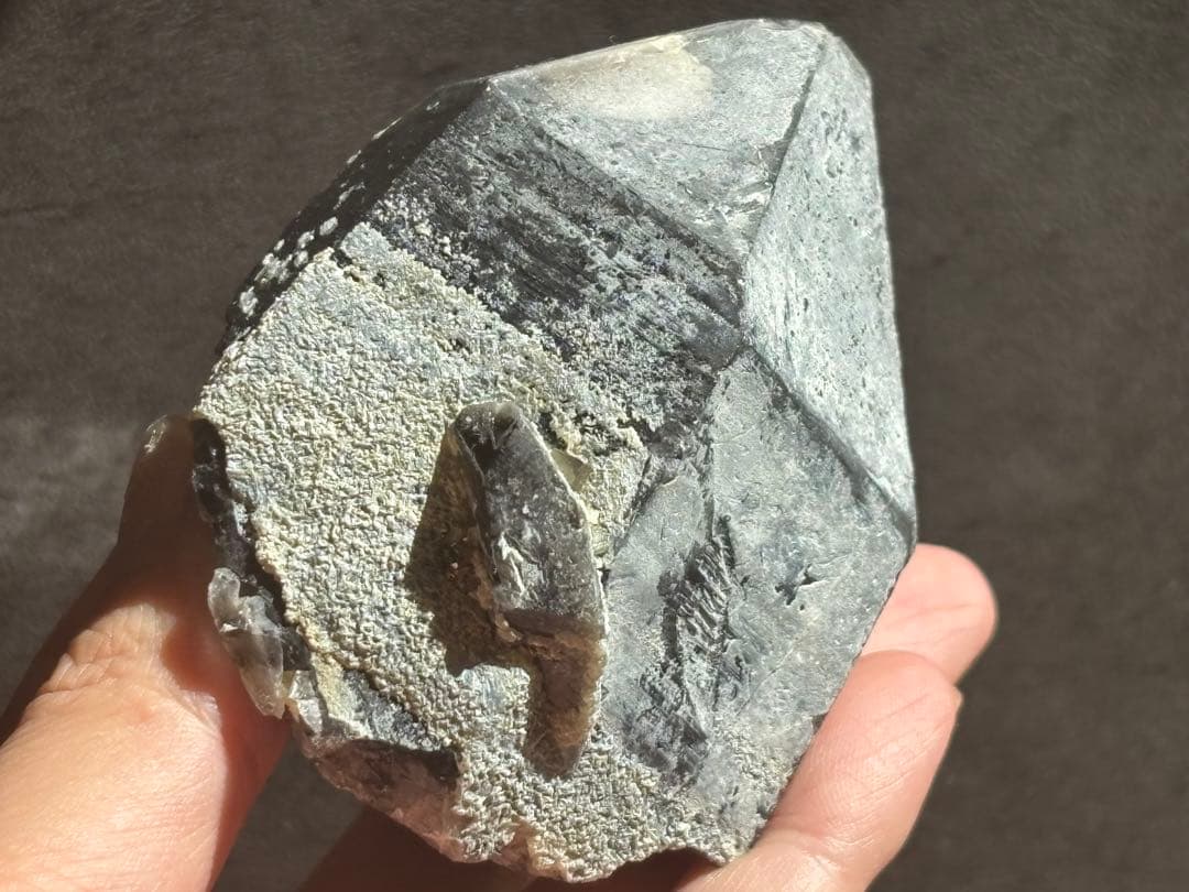 《スノーキャップモリオン原石＊パイライト共生》